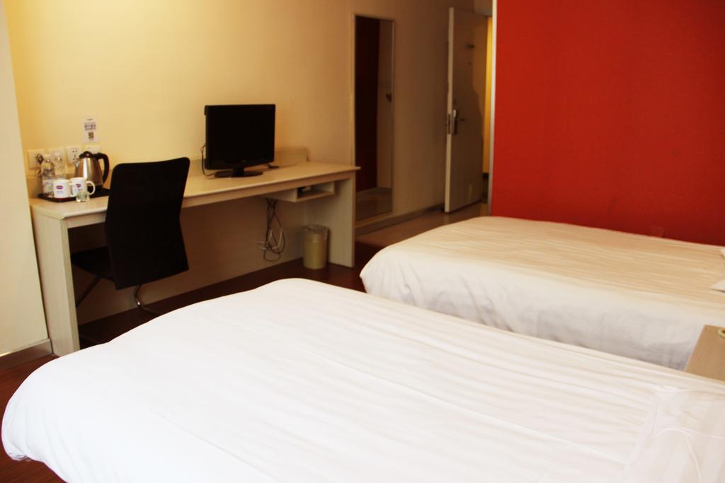 Hanting Hotel Ji'nan Baotuquan Hongjialou Ruang foto