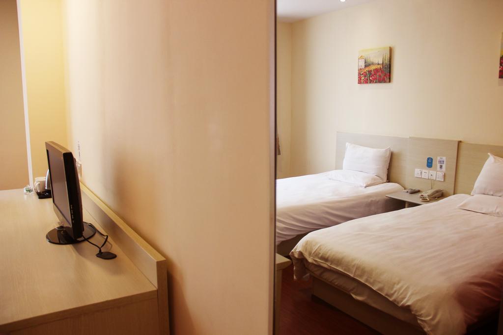Hanting Hotel Ji'nan Baotuquan Hongjialou Bagian luar foto
